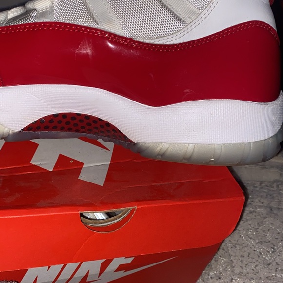 Jordan 11 cherry - Picture 7 of 12